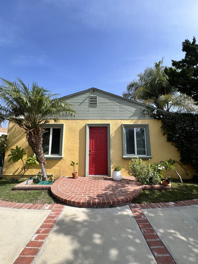 Building Photo - 218 N Florence St Unit 218