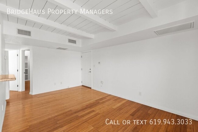 Photo - 4263 Mentone St