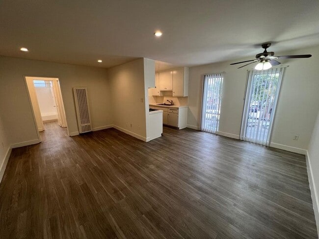 Building Photo - 4524 S Slauson Ave Rental
