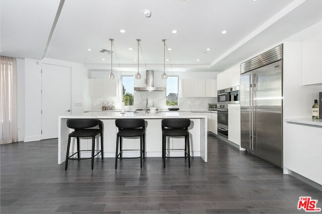 Photo - 460 N Palm Dr Unit 304