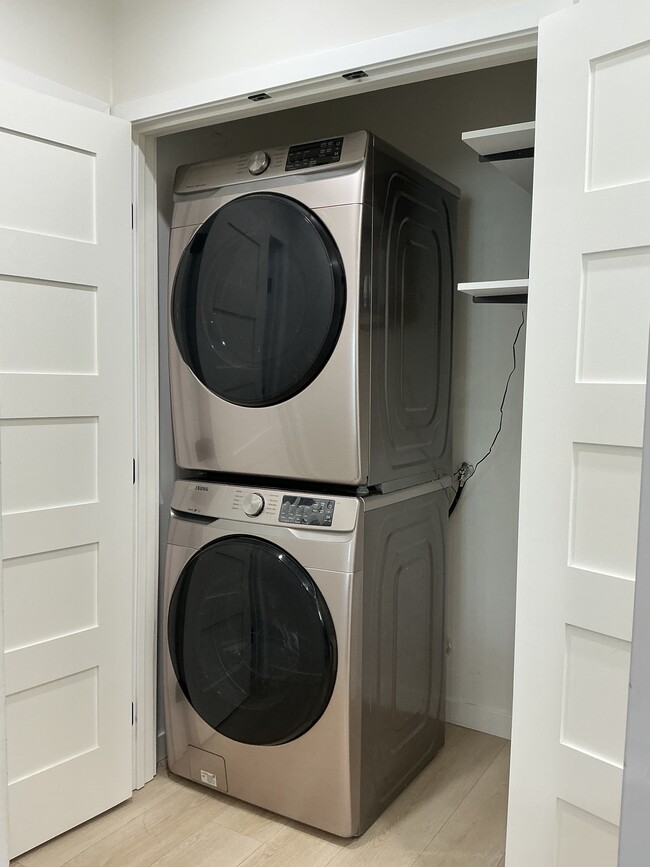 Photo - 8561 Kyle St