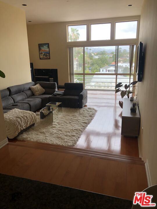 Photo - 10432 Eastborne Ave Unit 304