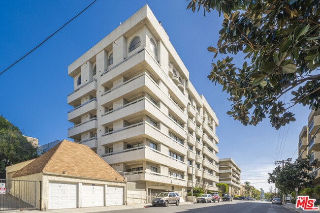 Photo - 1601 N Fuller Ave Unit 303