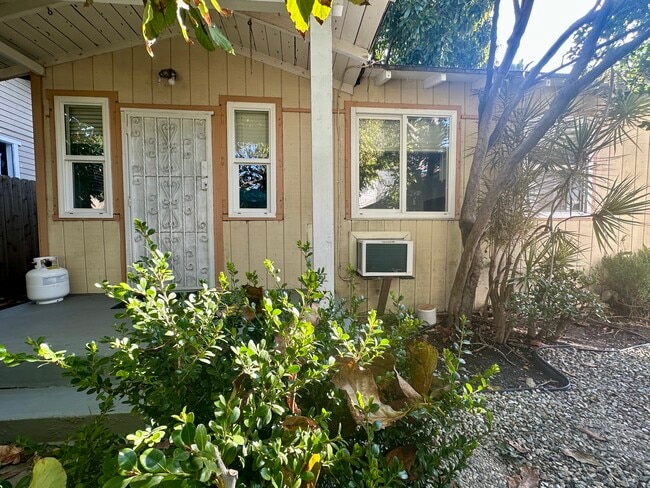 Photo - 1352 N McCadden Pl