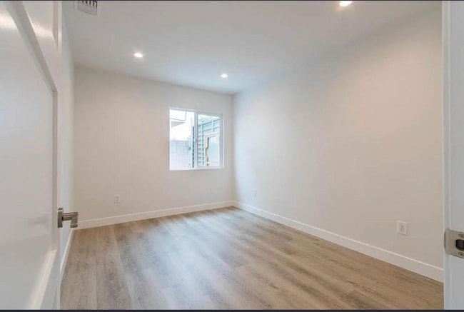 Photo - 2835 Pacific Ave