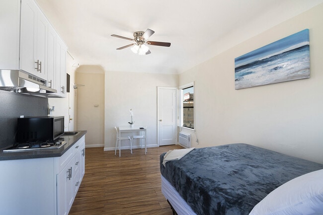 Photo - Alvarado Apartments