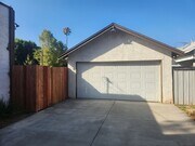 Photo - 3 bedrooms 2 bathrooms Downtown Riverside ... House