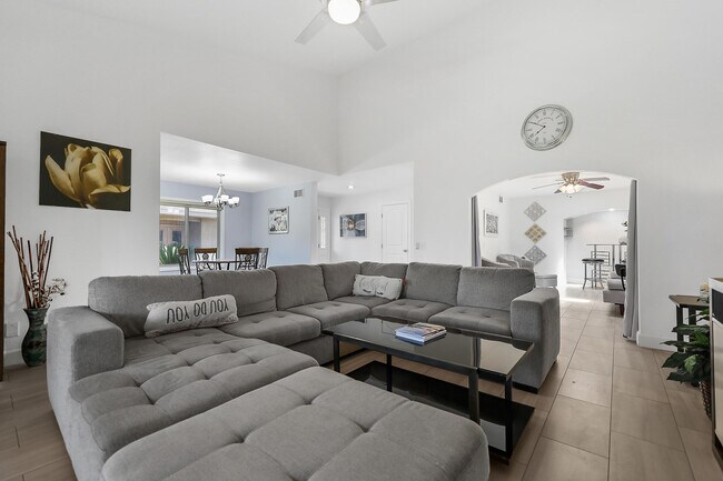 Photo - 5 Majorca Dr