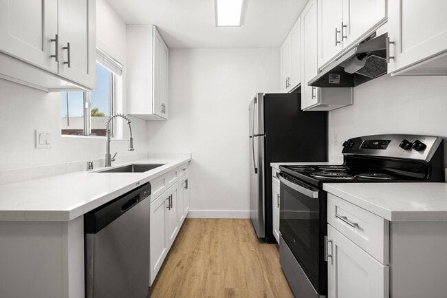 Building Photo - Valle at 9061 Kenwood