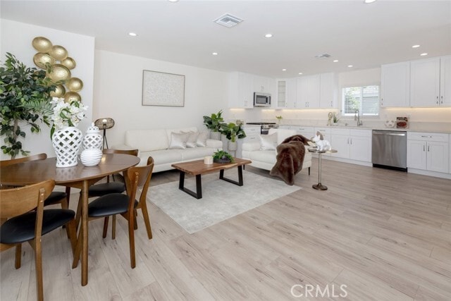 Photo - 15254 Clymer St