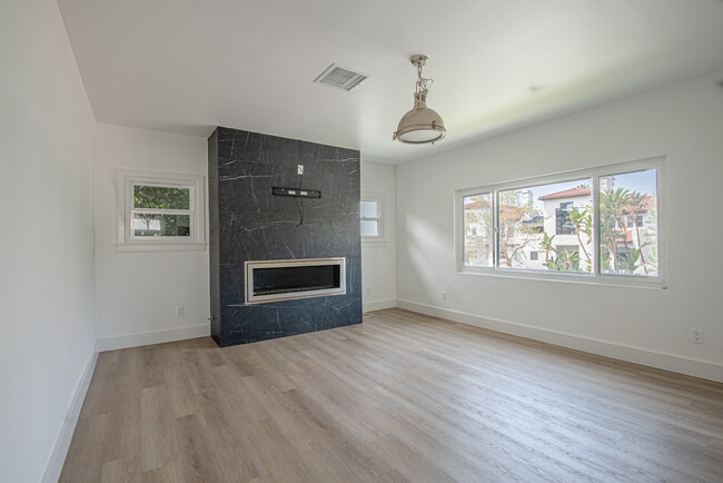 Photo - 1038 N Crescent Heights Blvd Unit 1040