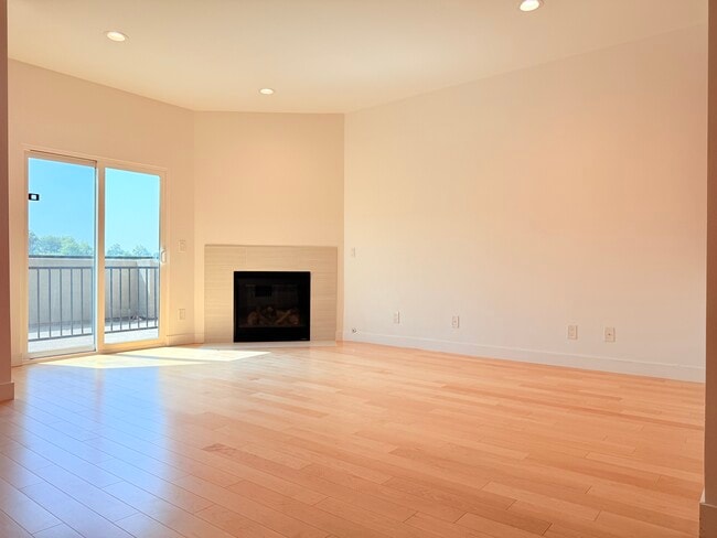 Bright Living Room Space with Fireplace - 1878 N Alvarado St