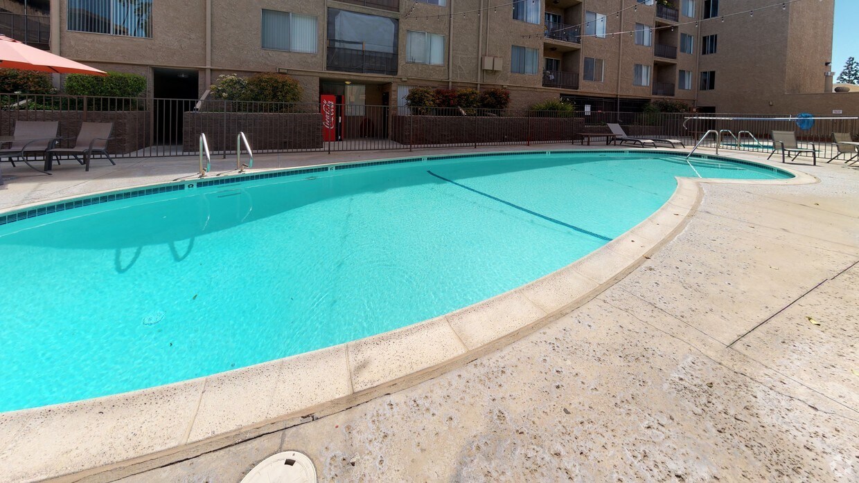 3D Tour - Welcome to Sherman West Apartments !!!