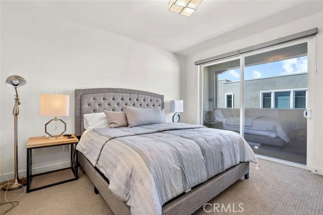 Photo - 985 Doheny Way