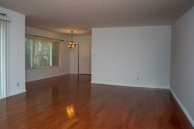 Photo - A Warm Sherman Oaks Condo Unit 103