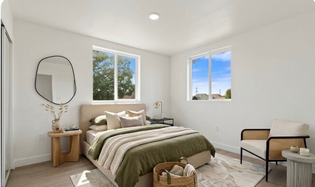 Photo - 835 E 33rd St Unit 835 1/2