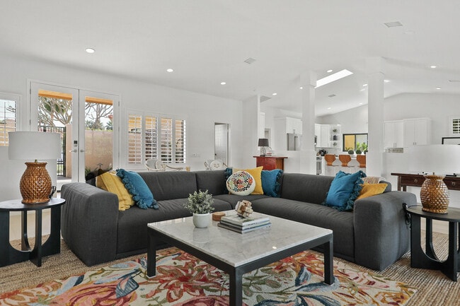 Photo - 48721 Santa Ursula St