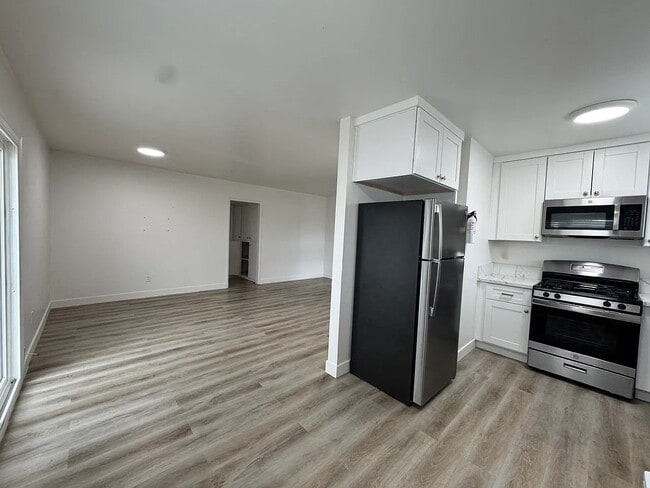 Photo - Hurlbut Unit 8654