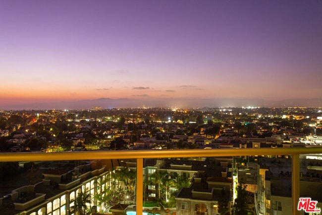 Photo - 13700 Marina Pointe Dr Unit 909