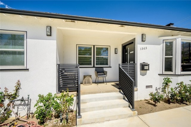 Photo - 1365 Winchester Ave