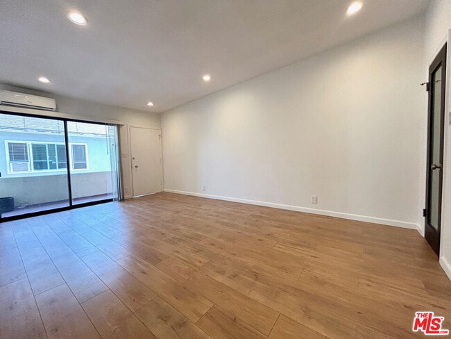 Photo - 1148 N Formosa Ave Unit 9