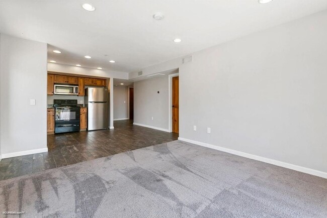 Photo - 801 W Hawthorn St