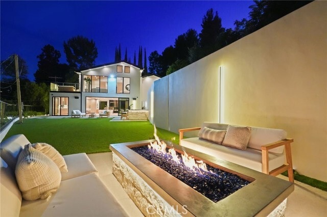 Building Photo - 4551 Alonzo Ave