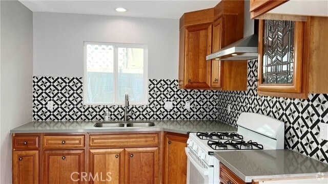 Building Photo - 308 S Olin St Rental