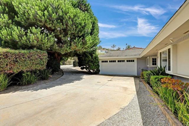 Photo - 1304 Muirlands Vista Way