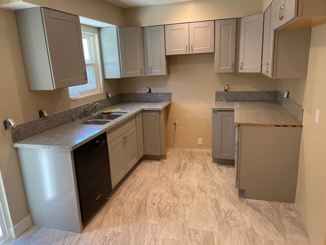 KITCHEN - 32150 Aurora Vista Rd Apartments Unit C