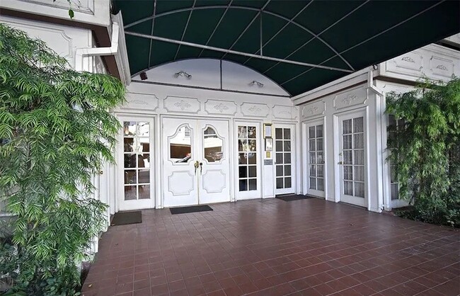 Photo - 8550 Holloway Dr