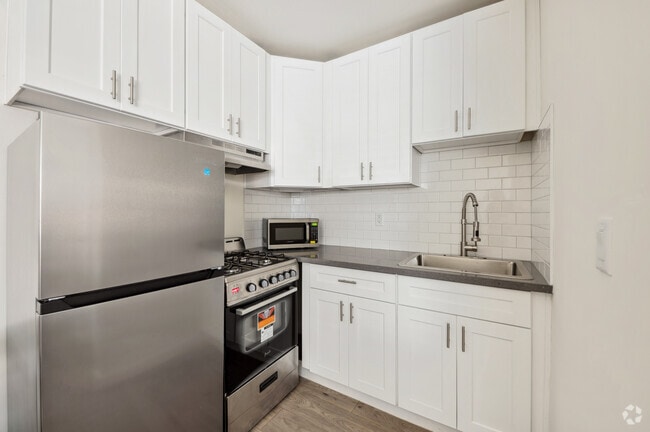 1BR, 1BA - 203SF - Royal Viking