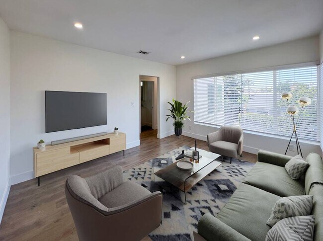 Photo - 1254-1260 N. Citrus Avenue