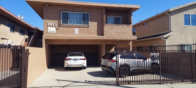 Photo - 1415 W 97th St