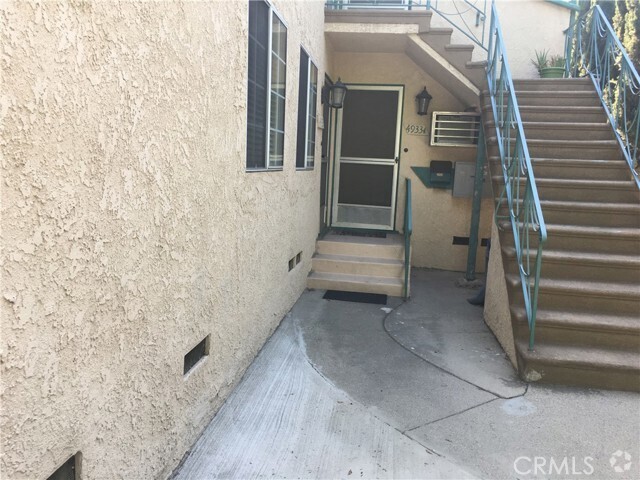 Building Photo - 4933 Cahuenga Blvd Rental