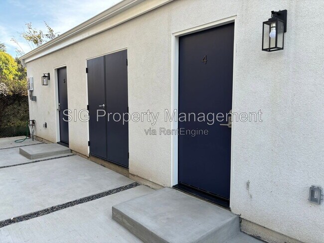 Photo - 252 E Howard St Unit 5