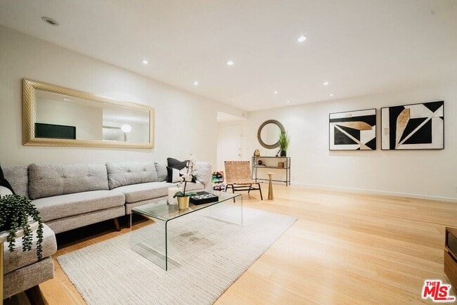 Photo - 645 Westmount Dr Unit 211