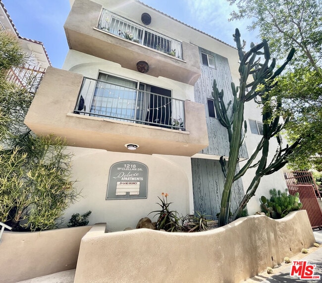 Building Photo - 1218 McClellan Dr Unit 201