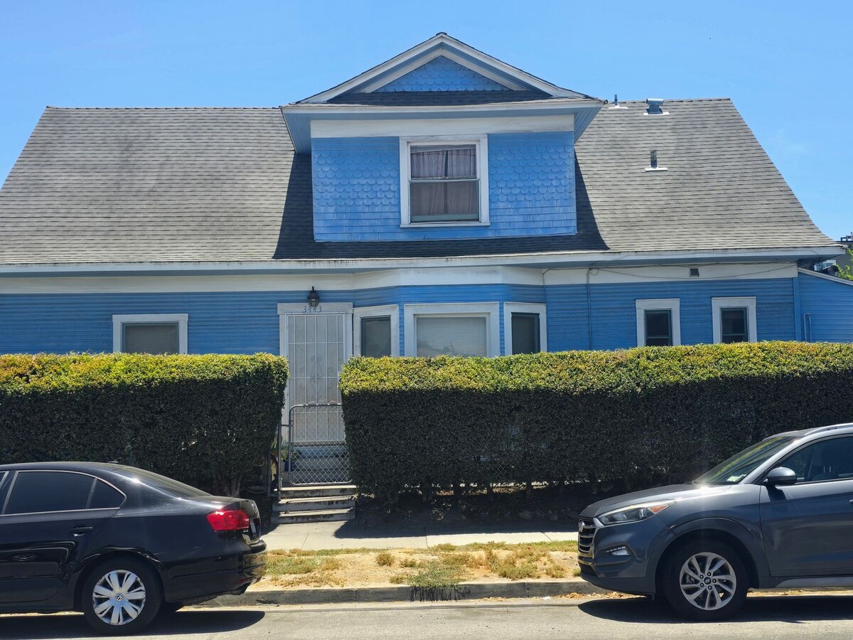 2 Bed 1 Bath in North Park - 2 Bed 1 Bath in North Park House