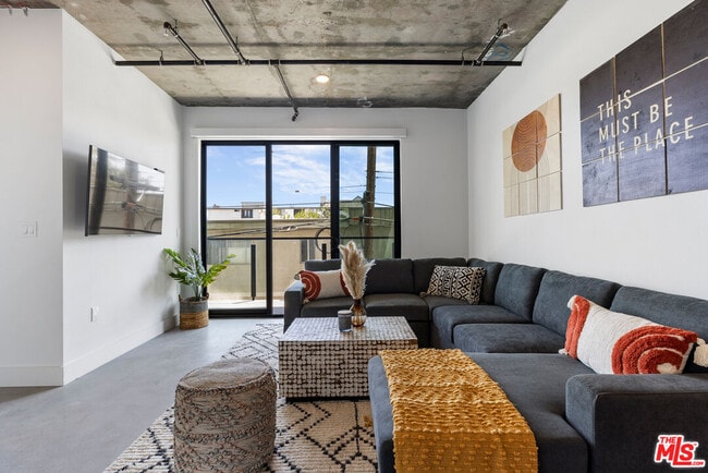 Photo - 3800 Mentone Ave Unit 304