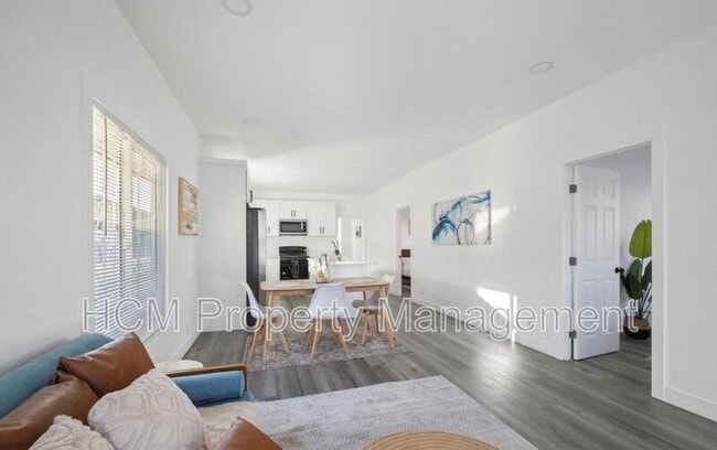 Photo - 730 E 48th St Unit #730