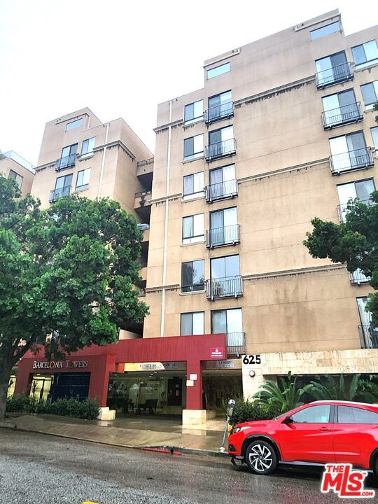 Building Photo - 625 S Berendo St Unit 309