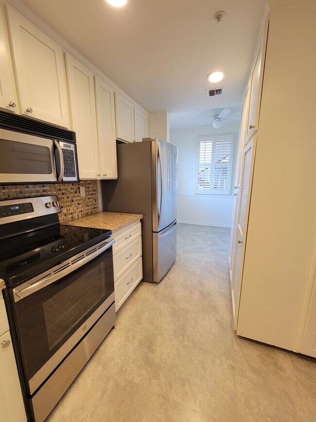 Photo - GEM IN THE VILLAGE- COX CABLE and WIFI INCLUDED IN THE RENT!