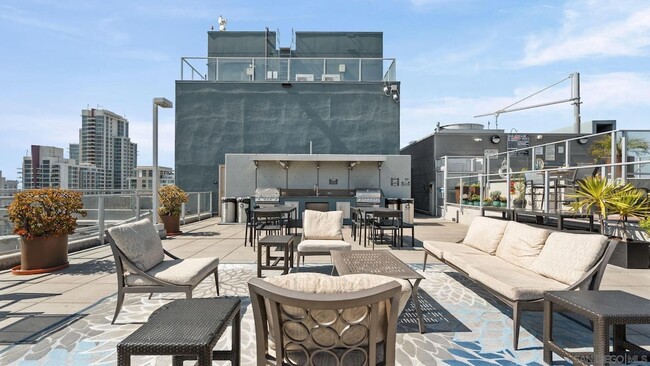 Building Photo - 1080 Park Blvd Unit 710