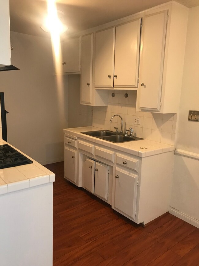Photo - 1313 S Bundy Dr Unit 3