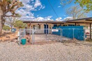 Photo - 7432 Dumosa Ave