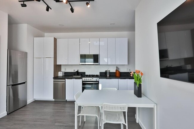 Photo - 3407 N Mountain View Dr Unit A