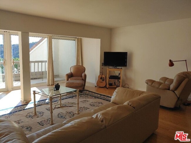 Photo - 23918 De Ville Way Unit B