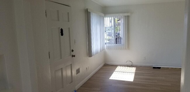 Living Room & Front door - 4440 Utah St Unit 4440 Utah