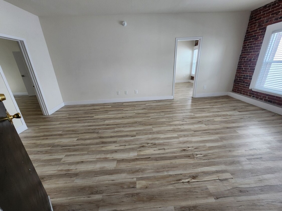 Floor Plan - 2 bedroom 1 bath